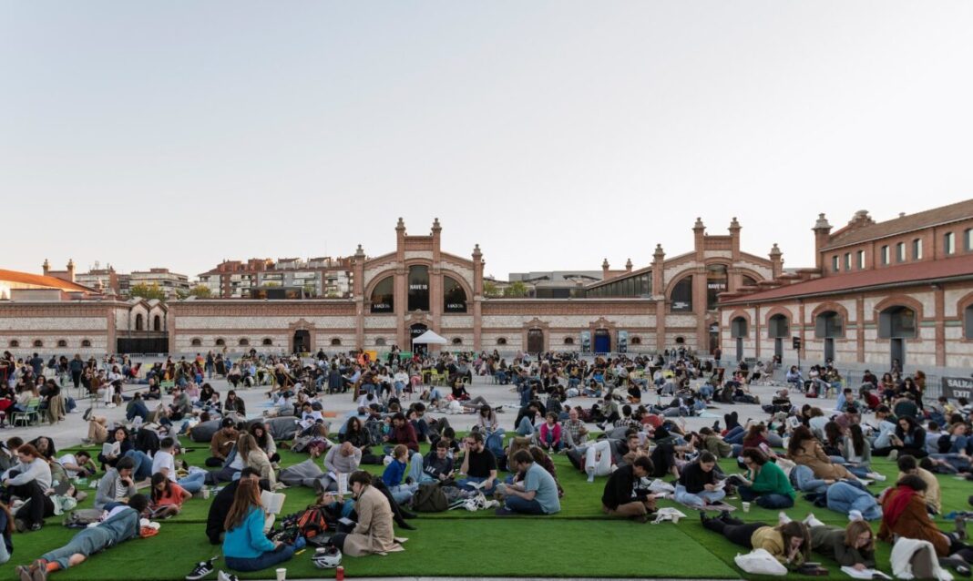 Matadero Madrid y Casa del Lector celebran el Día del Libro con la fiesta 'Meet & Read' el 23 de abril