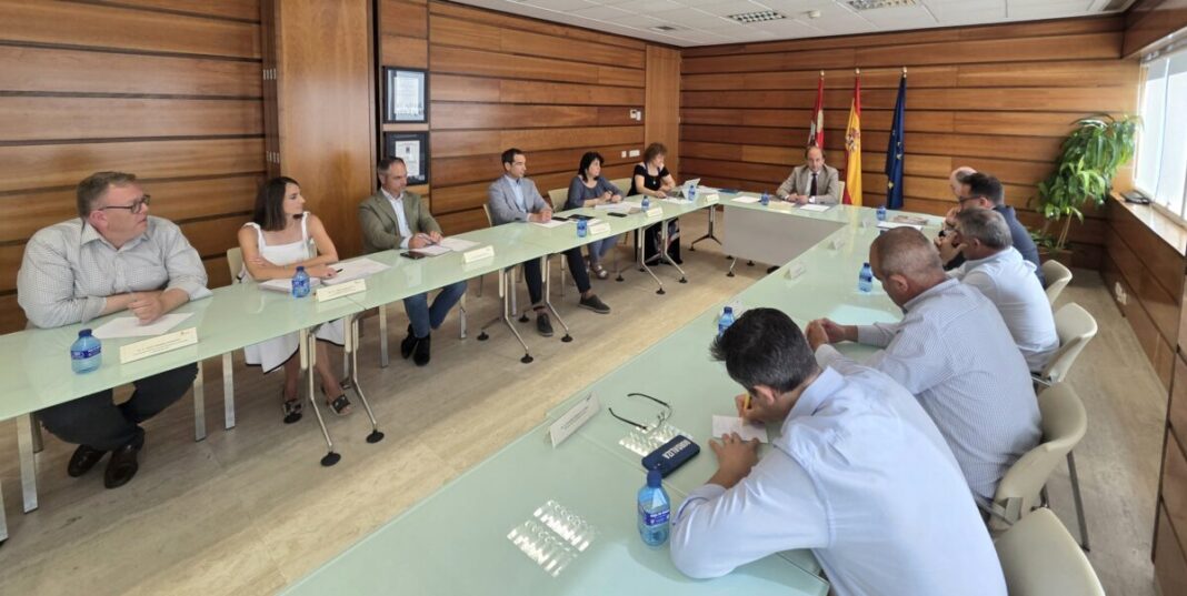 La Consejería de Agricultura de Castilla y León se reúne con ACOR para abordar el futuro del sector remolachero-azucarero