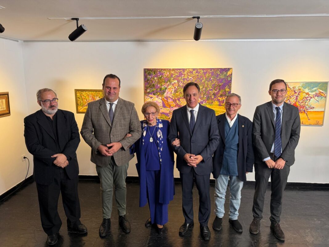 Salamanca expone 74 quijotes del pintor Miguel Elías en la Torre de los Anaya